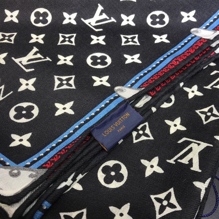 Louis Vuitton Scarf LV00096